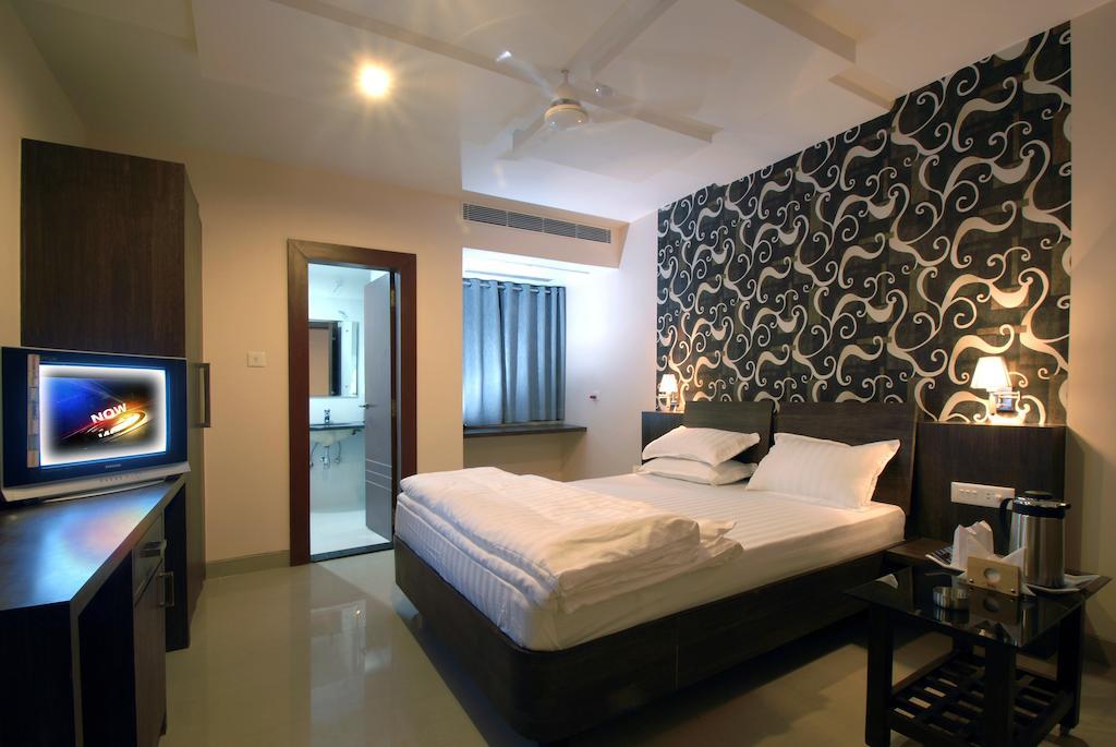 Hotel Tulsi Exotic بوبال الغرفة الصورة